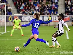 包含南非女足后卫因卡红牌，球队陷入人数劣势！的词条